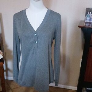 NWOT- Source Unknown Gray Long Sleeve V-Neck Top